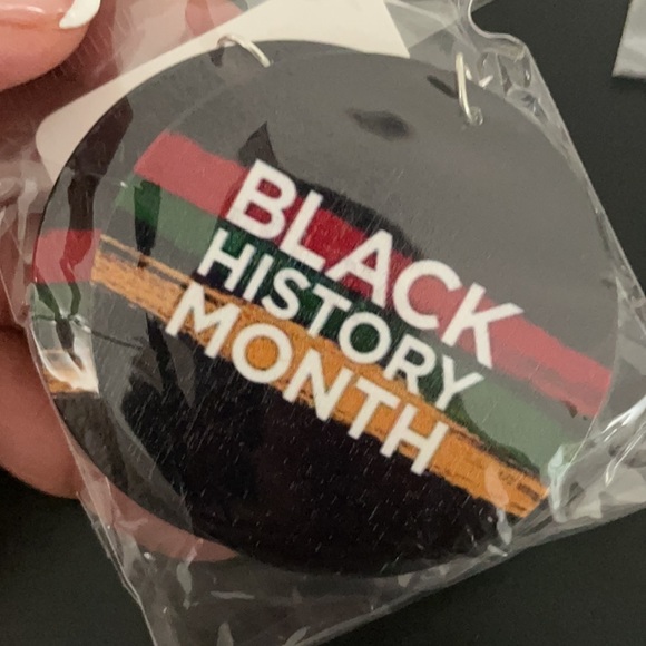 Set of 5 Black History Earrings - Picture 7 of 9